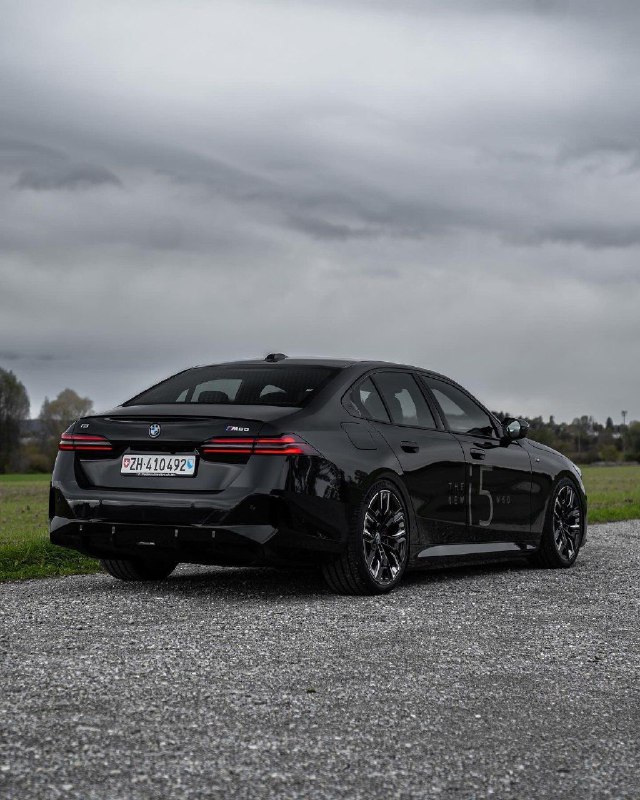 BMW i5 M60 3