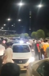 "במחאה על המחסור בדלק, מחאות וסגירת כביש דוחו-זכו".