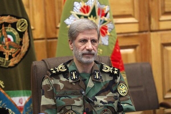 اعتمادآنلاین: 🔻‌فرمانده کل ارتش اعلام کرد: جایزه ۳۰ هزار دلاری برای کشتن یا دستگیری نیروهای متجاوز آمریکایی🔹امیر سرلشکر حاتمی ‏فرمانده