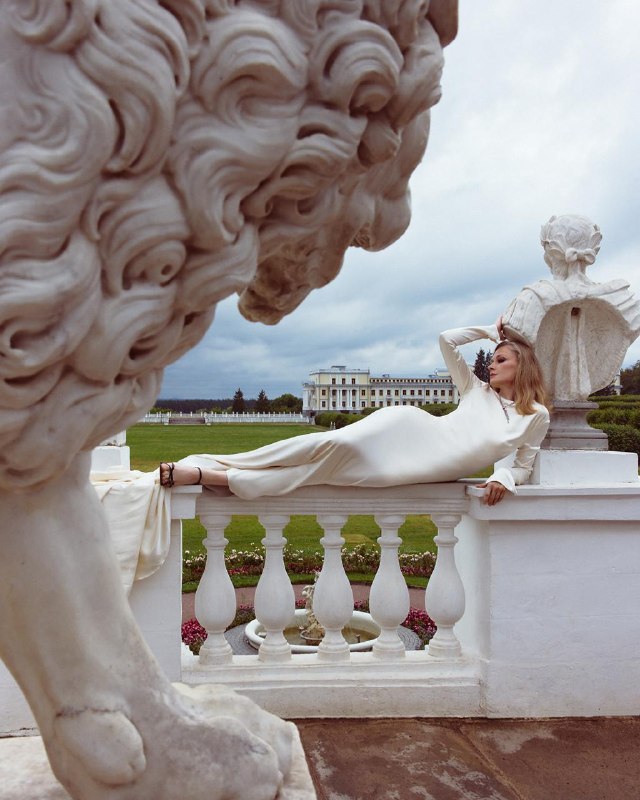 Светлана Ходченкова в новой фотосессии для Marie Claire.