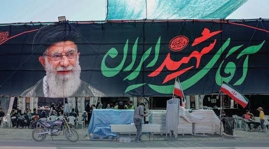 اخبار خراسان رضوی: سهم ما از آقا، حالا فقط یک عکس است🔹«سهم ما از آقا، حالا فقط یک عکس است...» آقا یوسف این را گفت و نگاهش را جایی دور دوخت.