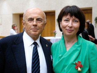 Проректора петербургского университета профсоюзов задержали по подозрению в хищении 27 млн рублей. Два года назад Путин наградил ее орденом ПочетаВ Петербурге после обысков в университете профсоюзов (СПбГУП) задержали проректора вуза Ларису Пасешникову и г