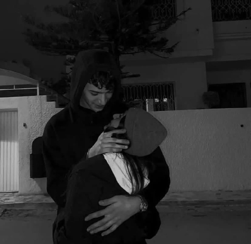 کاکتوسم...🌵: 𝑰'𝒎 𝑨 𝑹𝒆𝒇𝒖𝒈𝒆𝒆𝑻𝒐 𝑻𝒉𝒆 𝑩𝒐𝒖𝒏𝒅𝒂𝒓𝒊𝒆𝒔 𝑶𝒇 𝒖𝒓 𝑩𝒐𝒅𝒚من پناهنده‌ام، به مرزهایِ تنت| ☾ @kactoosam ࿐𝑰'𝒎 𝑨 𝑹𝒆𝒇𝒖𝒈𝒆𝒆𝑻𝒐 𝑻𝒉𝒆 𝑩𝒐𝒖𝒏𝒅𝒂𝒓𝒊𝒆𝒔 𝑶𝒇 