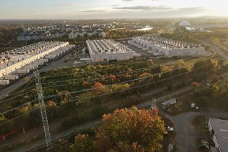 亚马逊称今年将斥资2000亿美元用于人工智能建设Amazon Says It Will Spend 200 Billion This Year on AI Build-Out (www.bloomberg.com)05:31via Buzzing