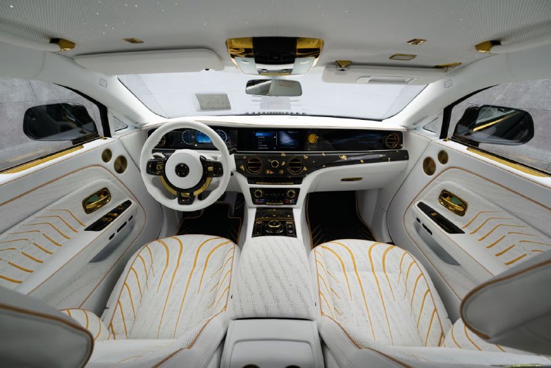 Rolls-Royce Spectre получил экстравагантную версию от Mansory 3