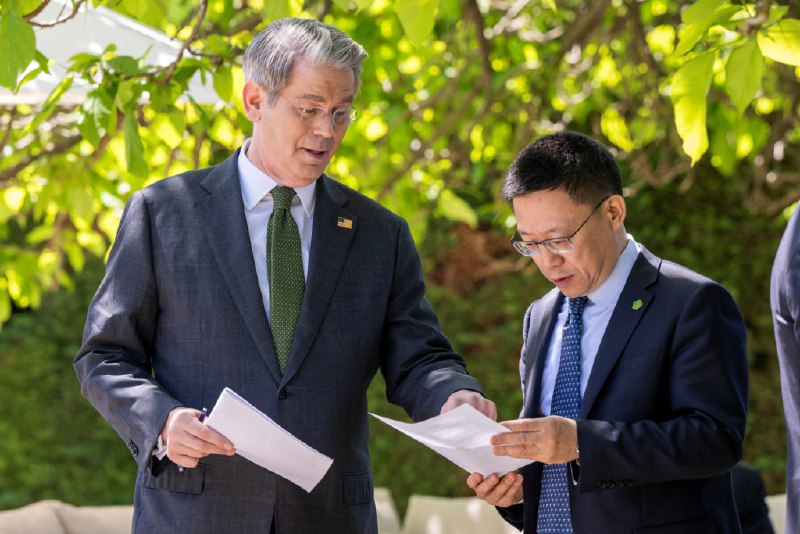 Analysis: Trump's truce with China on tariffs comes at a cost to U.S. credibility