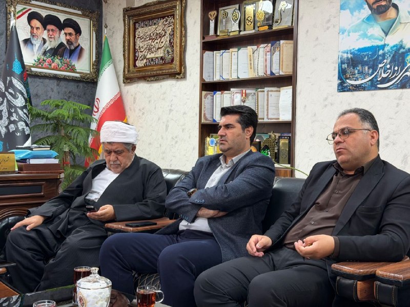 شهرداری پیرانشهر: پیرانشهر در آستانه میلاد نور؛ هفته وحدت با جشنی باشکوه در شهرداریبه گزارش روابط عمومی شهرداری پیرانشهر، جلسه برنامه ریزی
