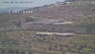 מתנחלים מוסיפים בתים ניידים למאחז ההתנחלות בין העיירה עקבבה לכפר מג'דל בני פאדל, דרומית מזרחית לשכם.