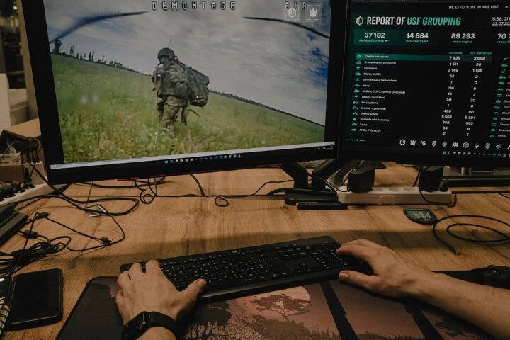 خبرگزاری خبرآنلاین: 🖥️ پروپاگاندای غیرانسانی ارتش اوکراین؛ قصابی انسان‌ها پشت مانیتور / وقتی جان انسان به بازی کامپیوتری تبدیل می‌شود؛ گزارش