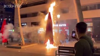 ספרד כנראה הרגישה בחוץ, אז היא החליטה לעשות זאת מהומות וביזה מתרחשות כעת בברצלונה.