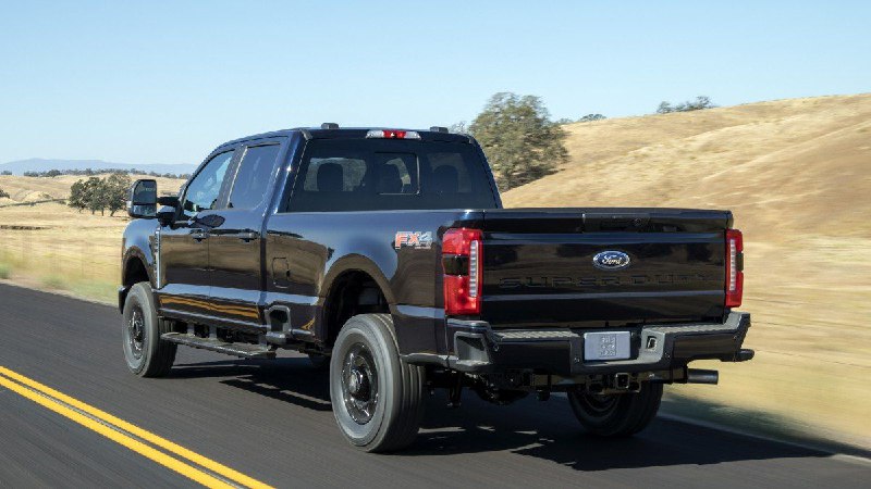 Грузовики Ford Super Duty отозваны из-за поломки полуоси.