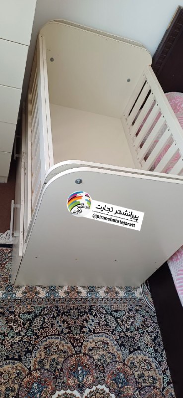 پیرانشهر تجارت: ❇️تخت خواب کودک▪️تمام ام دی اف اصل ترکیه▪️جنبان،حالت گهواره دارد▪️دارای ۲ عدد کشو🔺درحد نو بدون کوچکترین ایراد ، بسیار تم