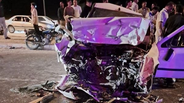 اخبار هرمزگان: ۲ فوتی و ۴ مجروح در تصادف محور جناح در بستک🔹️در پی تصادف شدید سه دستگاه خودروی پژو پارس، سمند و پراید در محور جناح ـ کهت