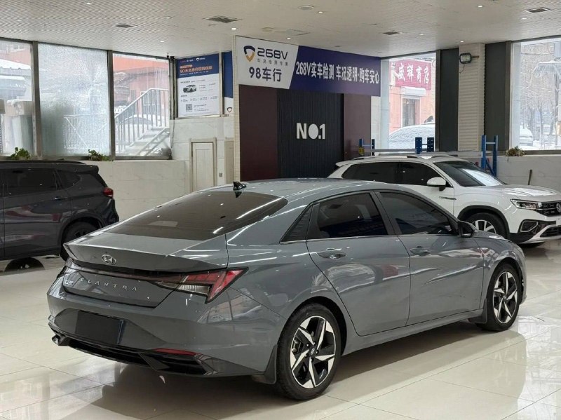 Hyundai Elantra 2022 фото 5