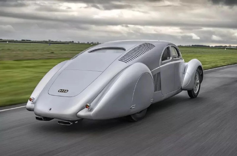 Audi показала секретный суперкар 30-х годов с V16 мощностью 520 л.с. 3