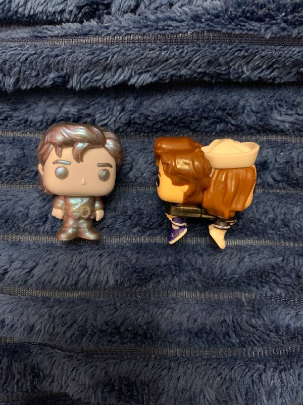 Продам книги и фигурки