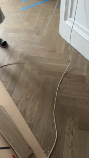 Приехала посмотрела укладку доски. Все в порядке, но попросила заменить пару досок. Это нормально, это натуральное дерево, рисунок и оттенки могут ... - изображение 4 - надо, доски, это