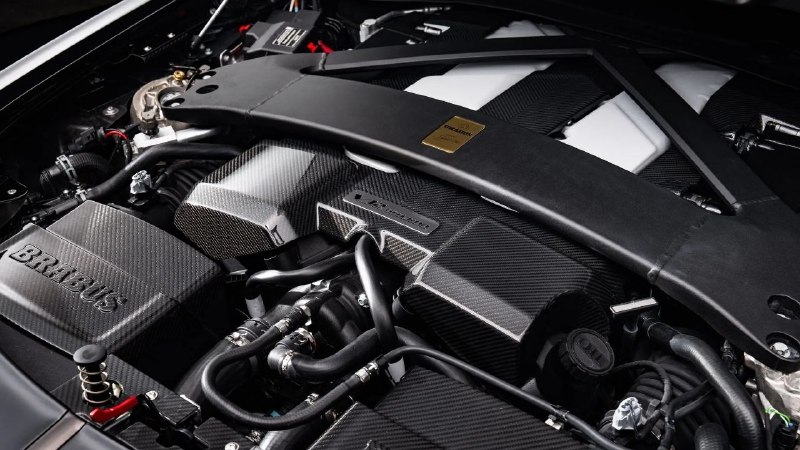 Brabus выкатил ультрачёрный Aston Martin Vanquish, который назвали в честь основателя компании. 8