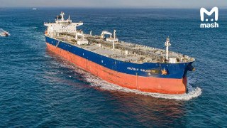 Российский танкер "Анатолий Колодкин", идущий к берегам Кубы в обход нефтяного эмбарго США, могут арестовать американские спецслужбы. Всё из-за непрекращающегося давления Штатов на островное государство.По данным Mash, на борту — около 730к баррелей нефти,