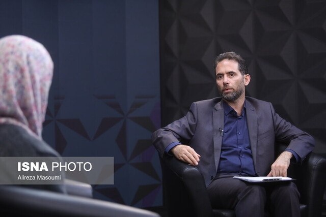 ایسنا ✔: جشنواره مد و لباس با کوچ از تهران موفق میشود؟!دبیر کارگروه ساماندهی مد و لباس کشور، در گفتوگو با ایسنا:🔹️برای میزبانی