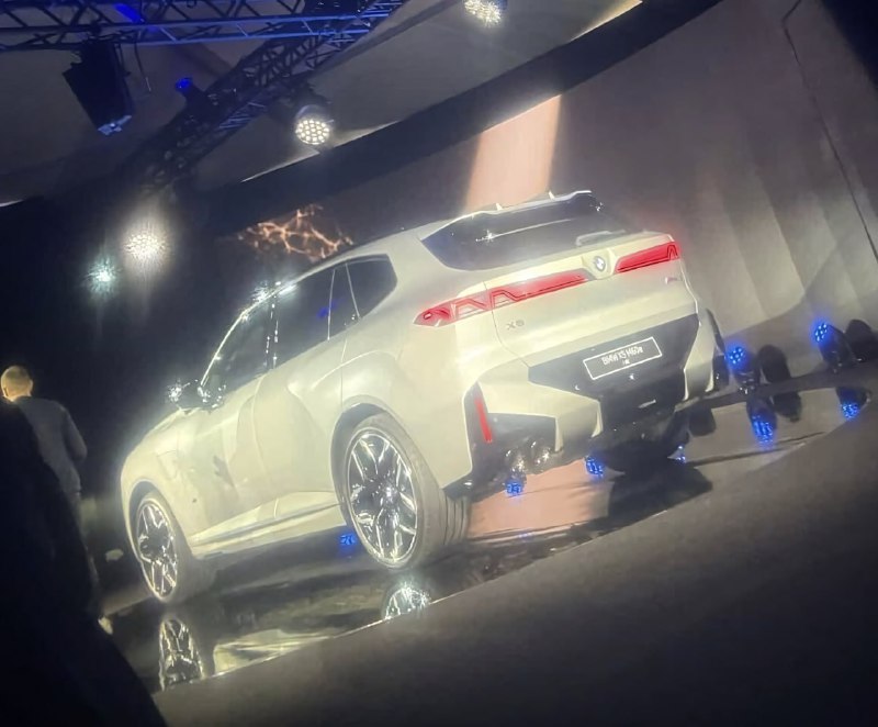 В сеть слили кадры с закрытой презентации нового BMW X5 G65 и обновлённой 7-Series. 2