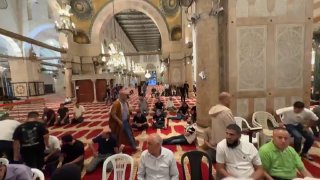 תפילת מגריב באולם התפילה קיבלי במסגד אל-אקצא המבורך