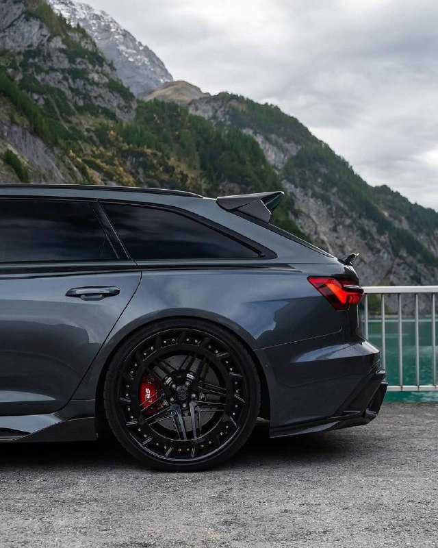 Audi RS6 Carbon aero 4