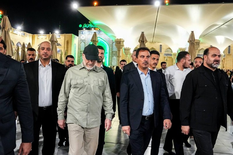 دیده بان شهر: 📷 قالیباف بامداد پنجشنبه به زیارت حرمین شریفین امام موسیبنجعفر (ع) و امام جواد(ع) در شهر کاظمین رفت🔗 @didebanshahri