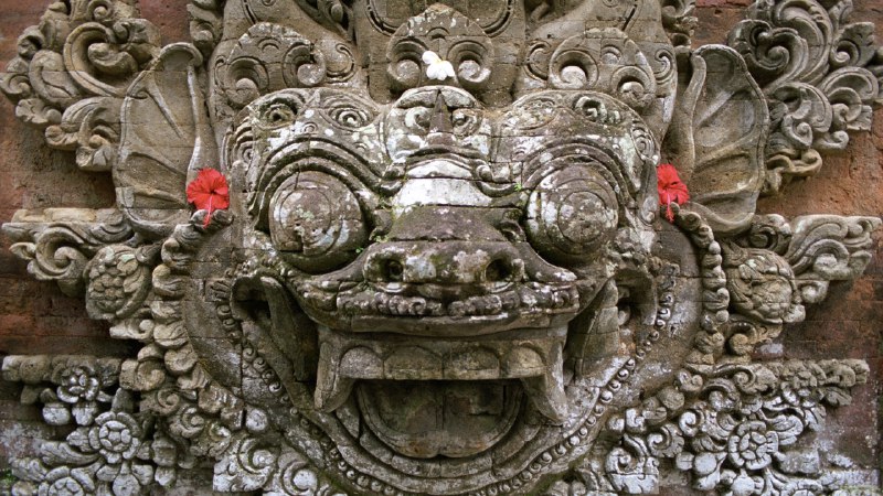 你不会忘记它的！乌布寺庙的石雕,巴厘岛,印度尼西亚 (© R. Schönebaum/plainpicture)