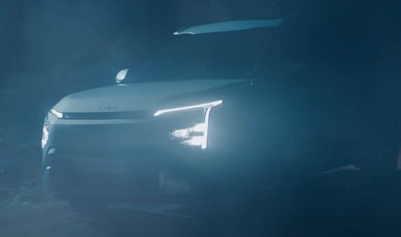 Kia анонсировала новый кроссовер Clavis 4