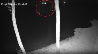 В Литве упал «неопознанный объект». Это может быть дронВ ночь на 23 марта недалеко от села Лависас в Варенском районе Литвы упал «неопознанный объект», сообщило LRT. Издание опубликовало видео, на котором слышен звук летящего объекта, а затем вдалеке виден