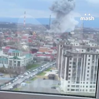 После взрыва во Владикавказе здание на улице Августовских событий частично разрушено — он произошёл на территории склада стройматериалов компании "ХДМ", поблизости находился магазин салютов. Вокруг взорвавшегося здания на десятки метров разбросаны бетонные