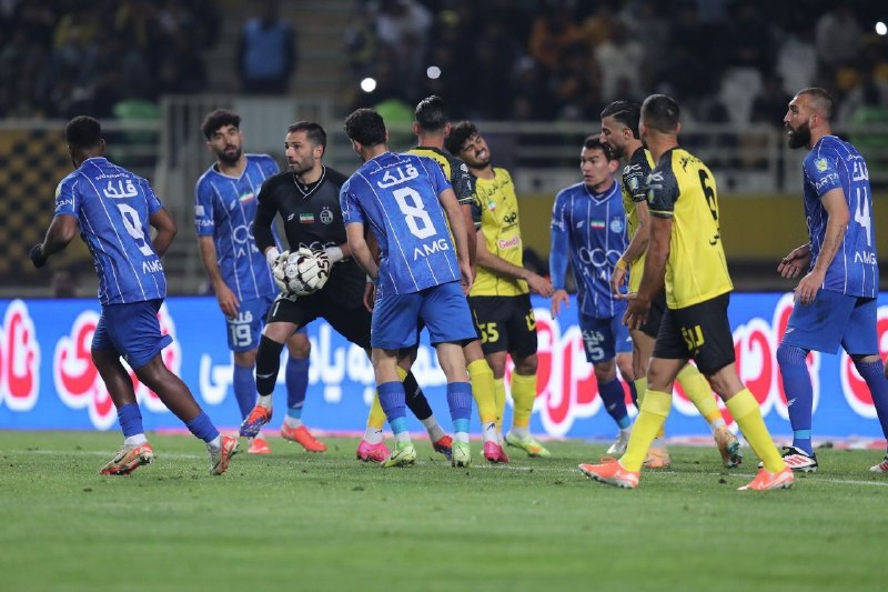 Esteghlal Twitter: استقلال و سپاهان تا حالا ۳ بار تو هفته سوم باهم بازی کردن و استقلال هیچ بردی تو این ۳ بازی نداشته! 🤝لیگ هشتم: استقلال ۱-