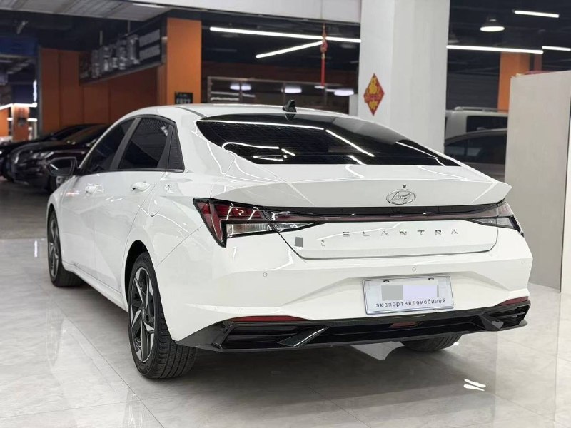 Hyundai Elantra фото 6