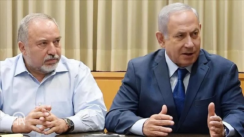 מנהיג מפלגת ישראל ביתנו אביגדור ליברמן דורש חקירה פלילית נגד נתניהו באשמת "בגידה" בגין ניסיון לנהל מלחמה בא…