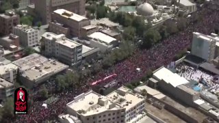 ▪️ עכשיו; טקס אווירי לטקס הפרידה מגופתו הטהורה של האימאם מוג'אהיד שנהרג, בו משתתפים אבלים המגיעים ממקומות ש…