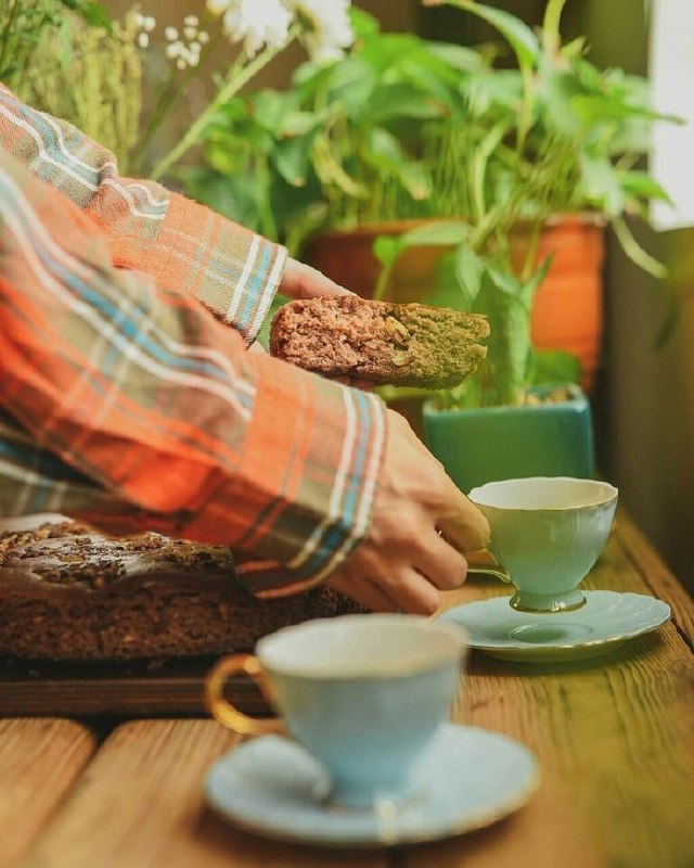 فال قهوه,تاروت,آینه بینی,دعا☕: حق با فریدون فرخزاد است:ﻧﻪ ﻣﺮﮒ ﺁﻧﻘﺪﺭ ﺗﺮﺳﻨﺎﮎ ﺍﺳﺖ ﻭ ﻧﻪ ﺯﻧﺪﮔﯽ ﺁﻧﻘﺪﺭ ﺷﯿﺮﯾﻦ ﮐﻪ ﺍﻧﺴﺎﻥ برای این دو، ﺷﺮفش را بدهد!@vargetarot