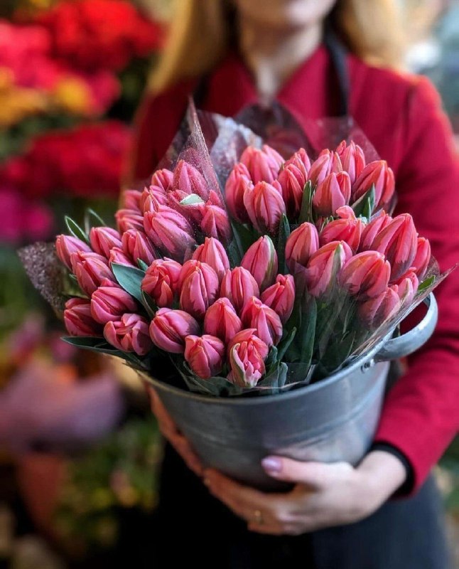 🌿 ❤ دلــدادگـان‌ٖؒ ❤🌿: بعضی از آدمها آنقدر در یادت ماندگار می شوندکه در نبودشان همبرایشان بهترین آرزو ها را داری...🌹