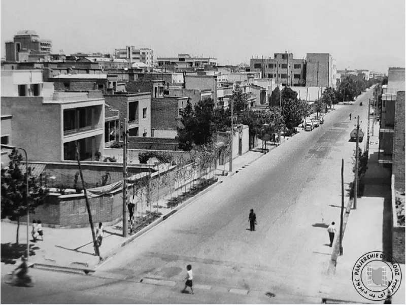 محله آنلاین: بلوار نواب (کندی) پایین تر از آزادی ( آیزنهاور ) خیابان کلهر (ساسان) 1343#عکس_قدیمی_تهران #محله_آنلاین @mahallehonline