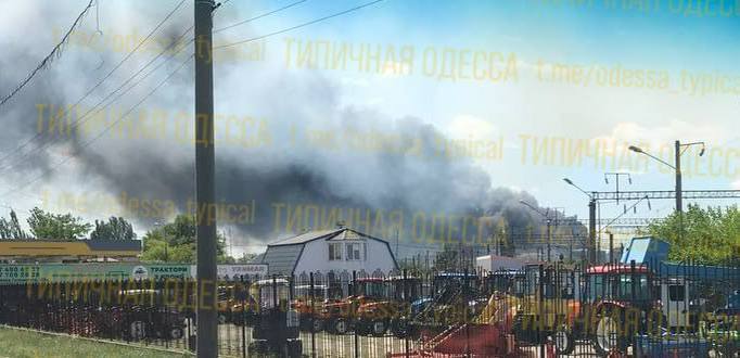 ️🇺🇦🇷🇺 מתקפת טילים רוסית כוונה למחסן נפט/דלק באודסה מוקדם יותר היום אחר הצהריים.