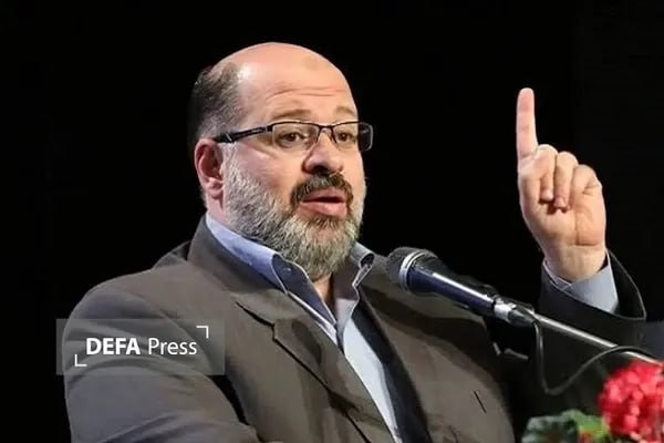 خبرگزاری دفاع مقدس: 💢قدومی: سلاح یکی از ابزار‌های مشروع مقاومت ملت‌هاست🔸نماینده جنبش حماس در ایران گفت: تا زمانی که نیروی اشغالگر وجود داشته