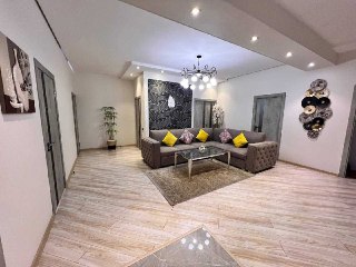 Продается квартира 5 комнатная. 120 м2  5/8/9 Ибн Сино Stroymart