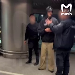 Несколько дней назад жена комика Диана Сабурова зарегистрировала в Москве ИП — планировала организовывать ивенты и прочие культмассовые мероприятия, в том числе и с участием Нурлана. Кроме того, у блогерши есть своя компания по торговле напитками и табаком