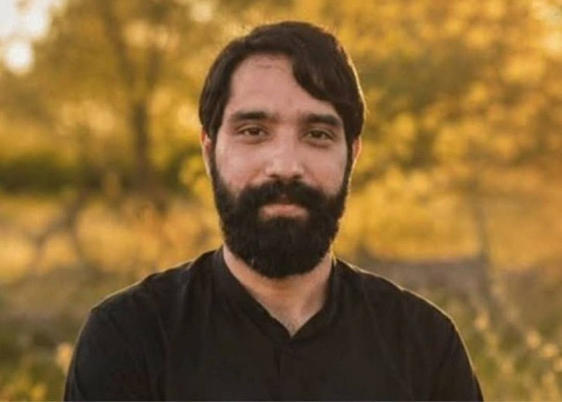 اخبار آمل نور: 📸 راز قتل مداح جوان کشف شد🔹مداح جوان آخرین بار با دختر ۲۳ سالهای بلاگری به نام بهارک ر.ن قرار ملاقات داشته است. بهارک ا