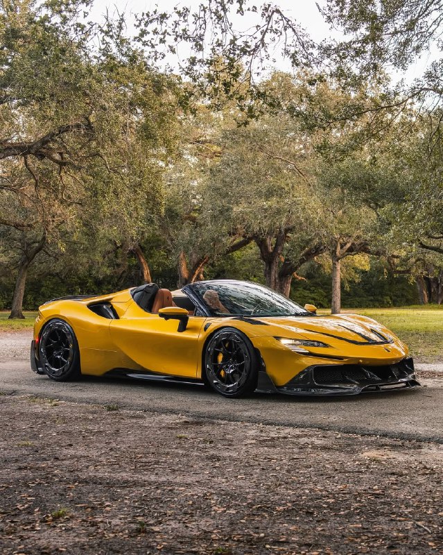 Новый Ferrari SF90 Spider 6