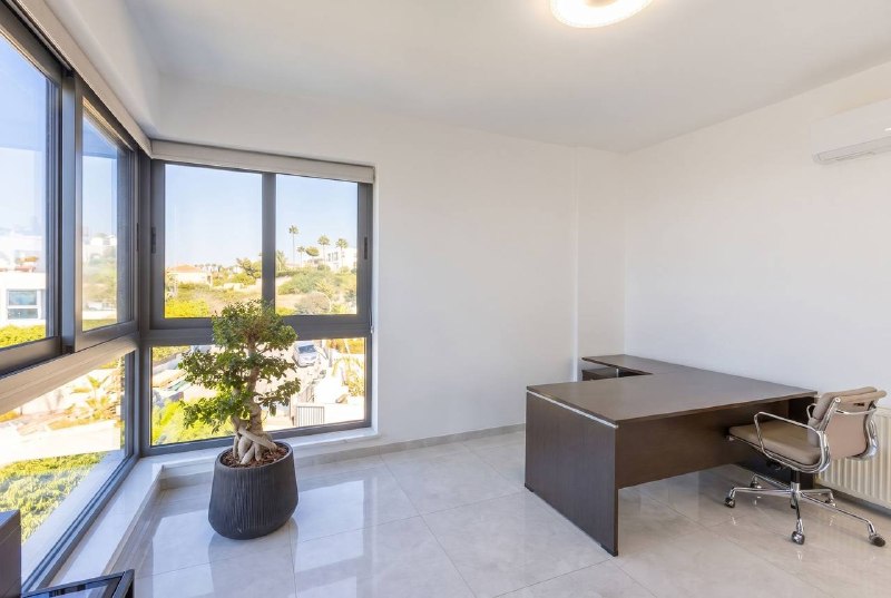 4-bed villa with sea views in Kalogiri, Germasogeia photo 8