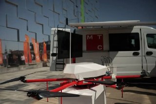 Аэромобильные комплексы связи с отечественными базовыми станциями LTE/5G появятся в регионах России уже в ближайшее время. Они позволят оперативно разворачивать связь и мобильный интернет там, где их никогда не было.Разработку представила МТС на конференци