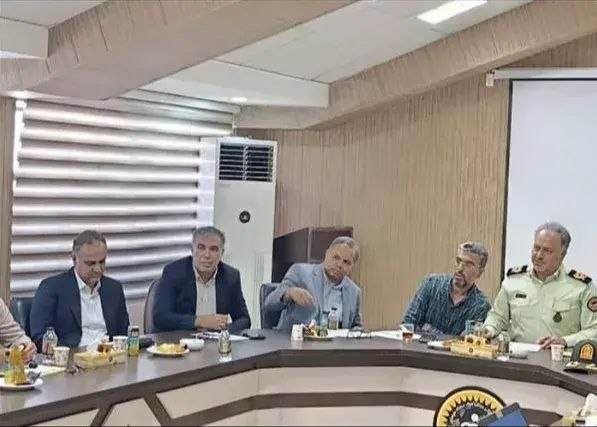 سپاهان | Sepahan: 👥اولین جلسه هماهنگی برای دربی تهرانیا در اصفهان( فقط میشه گفت تف تو ذاتتون )#دربی_تهران_به_نقش_جهان_راه_ندارد⚽️@sepahani
