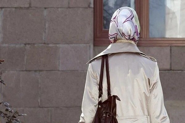 شبکه اطلاع رسانی دانا: یک معلم در بلژیک به دلیل خودداری از برداشتن حجاب اخراج شد🔺دولت استانی فلاندر شرقی بلژیک یک معلم را به دلیل رعایت نکردن آ
