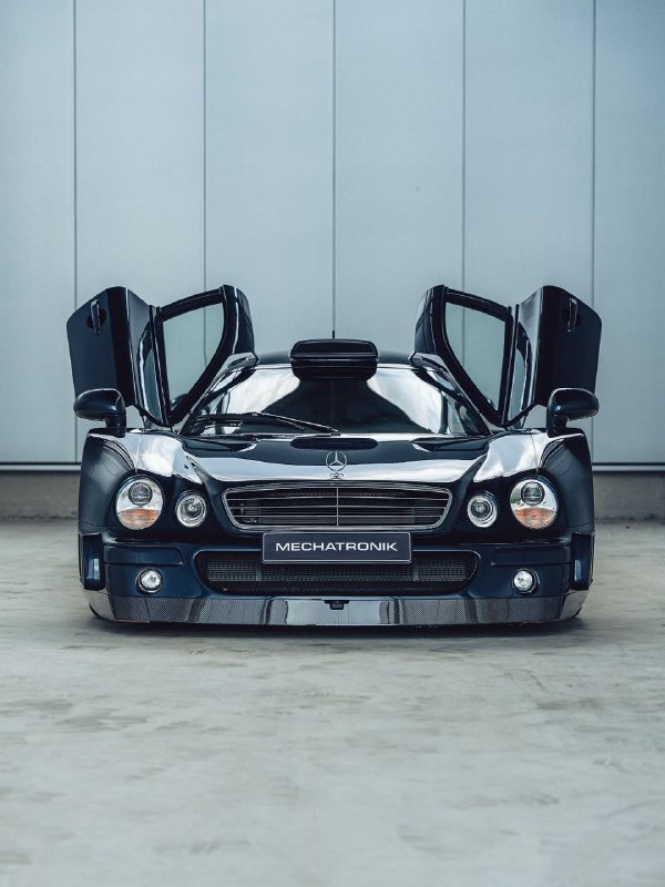Hypercar from another world: 1998 Mercedes-Benz CL...
